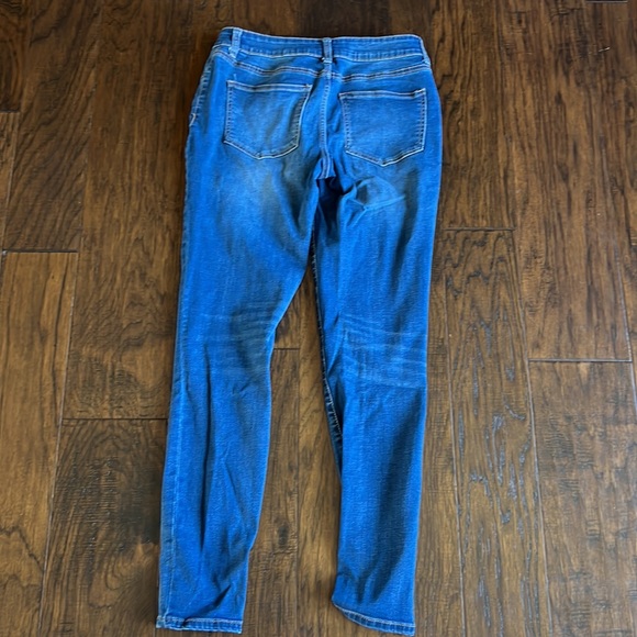 Women’s jeans - Picture 2 of 4